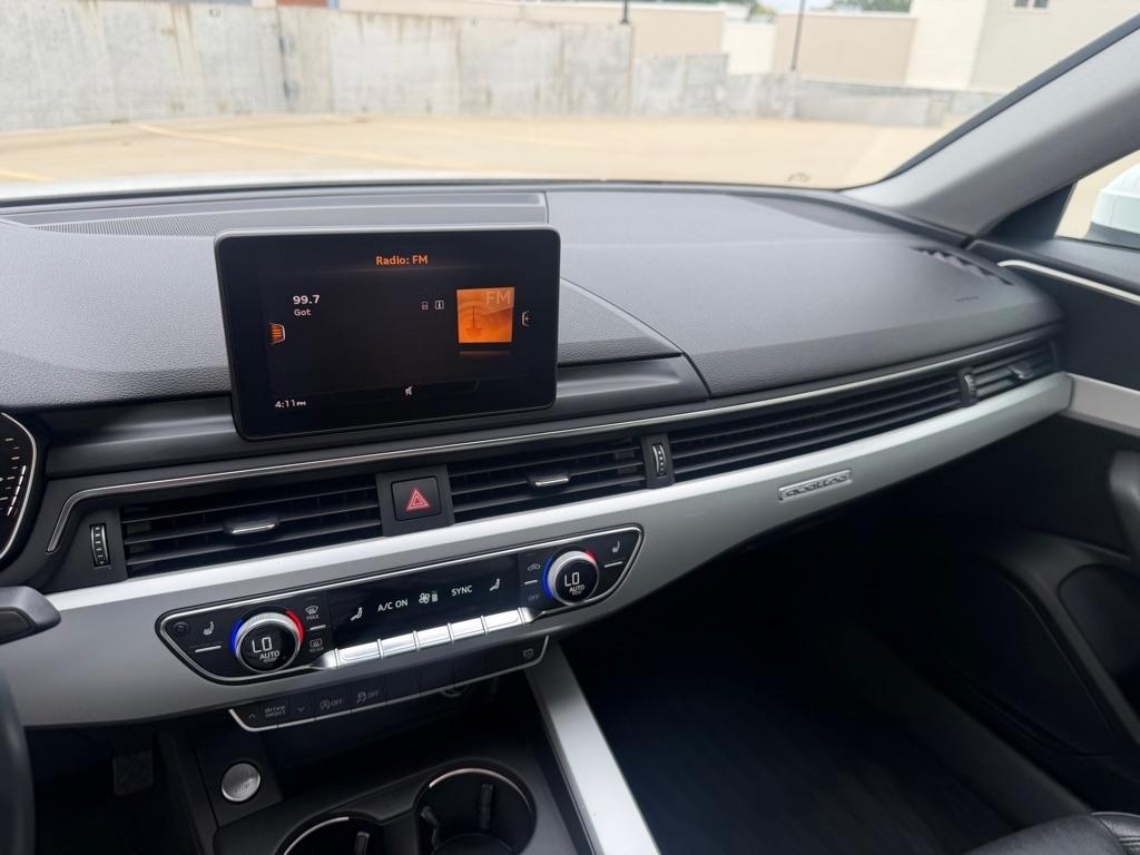 Audi A4 2.0T Premium quattro Sedan 2017