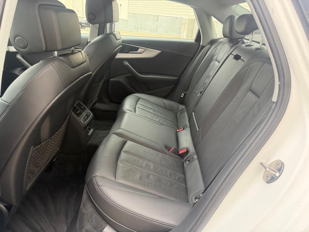 Audi A4 2.0T Premium quattro Sedan 2017
