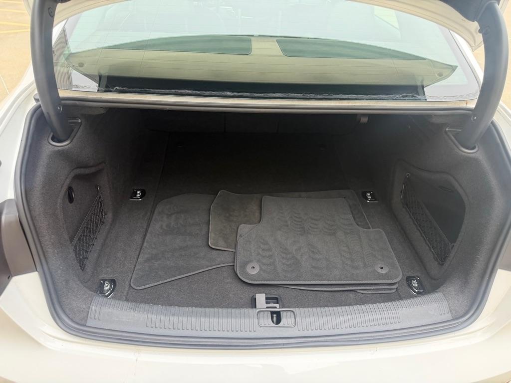 Audi A4 2.0T Premium quattro Sedan 2017