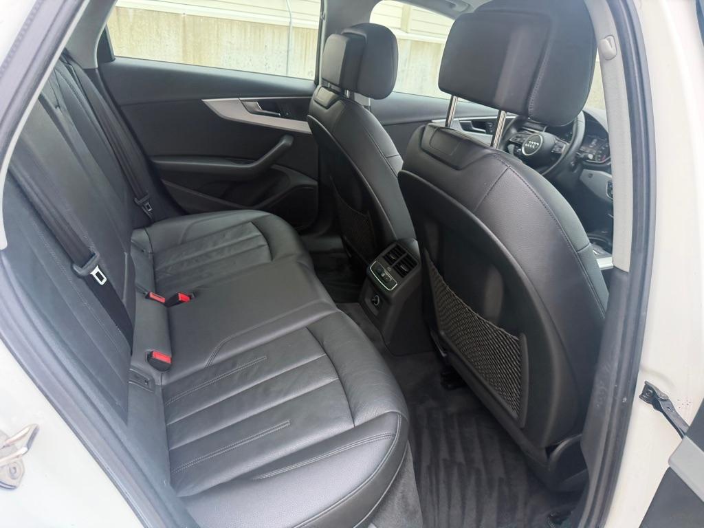 Audi A4 2.0T Premium quattro Sedan 2017