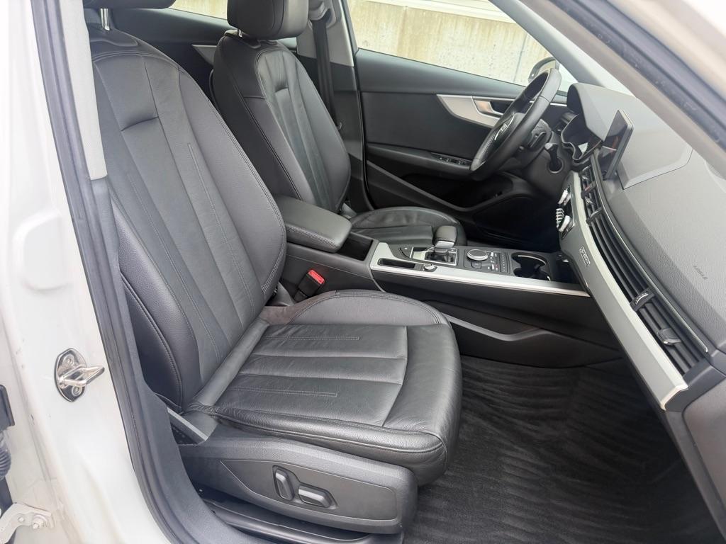 Audi A4 2.0T Premium quattro Sedan 2017