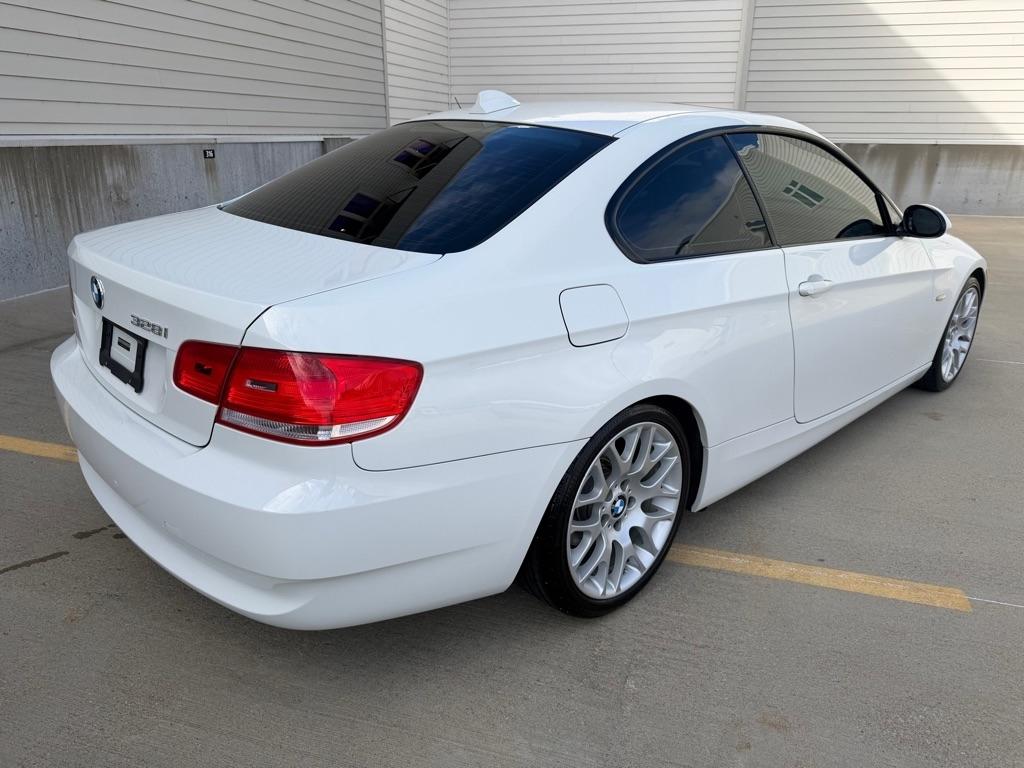 BMW 3-Series 328i Coupe 2009