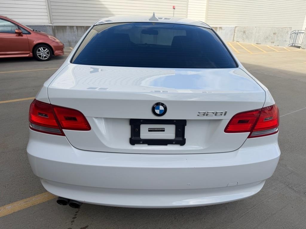 BMW 3-Series 328i Coupe 2009