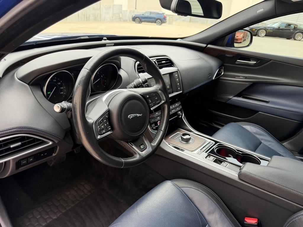 Jaguar XE 35t R-Sport 2017