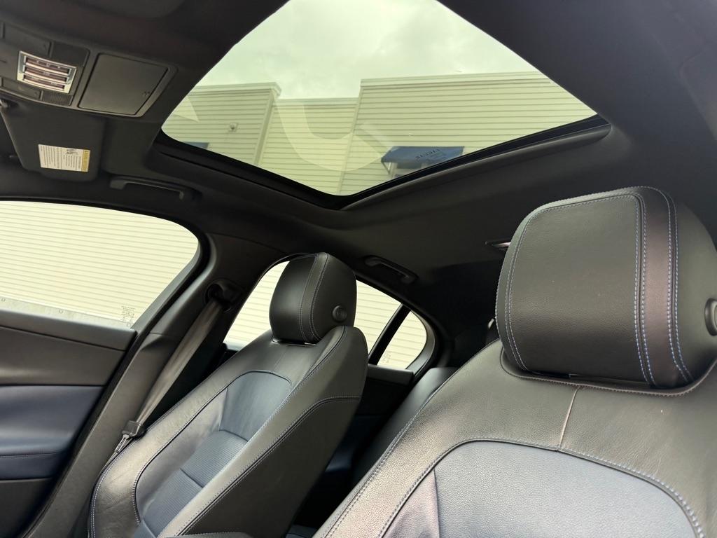 Jaguar XE 35t R-Sport 2017
