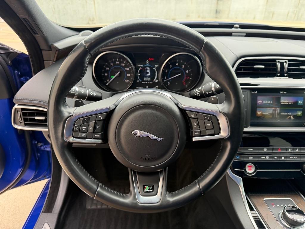 Jaguar XE 35t R-Sport 2017