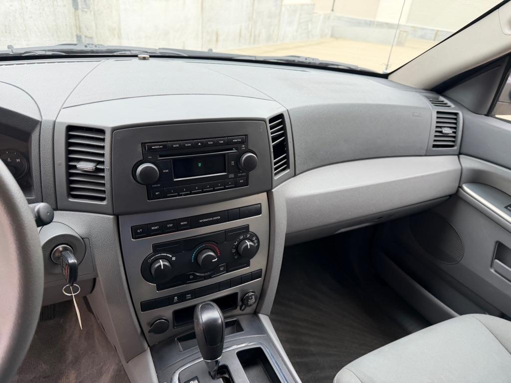 Jeep Grand Cherokee Laredo 4WD 2005