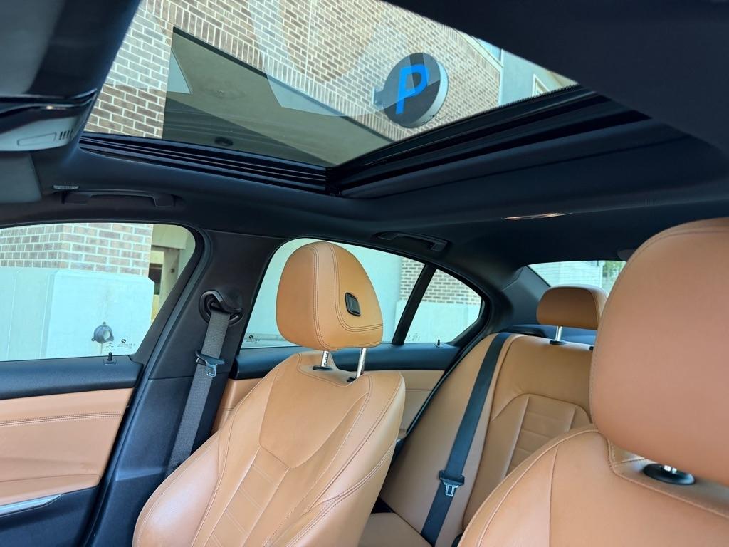 BMW 3-Series 330i xDrive 2021