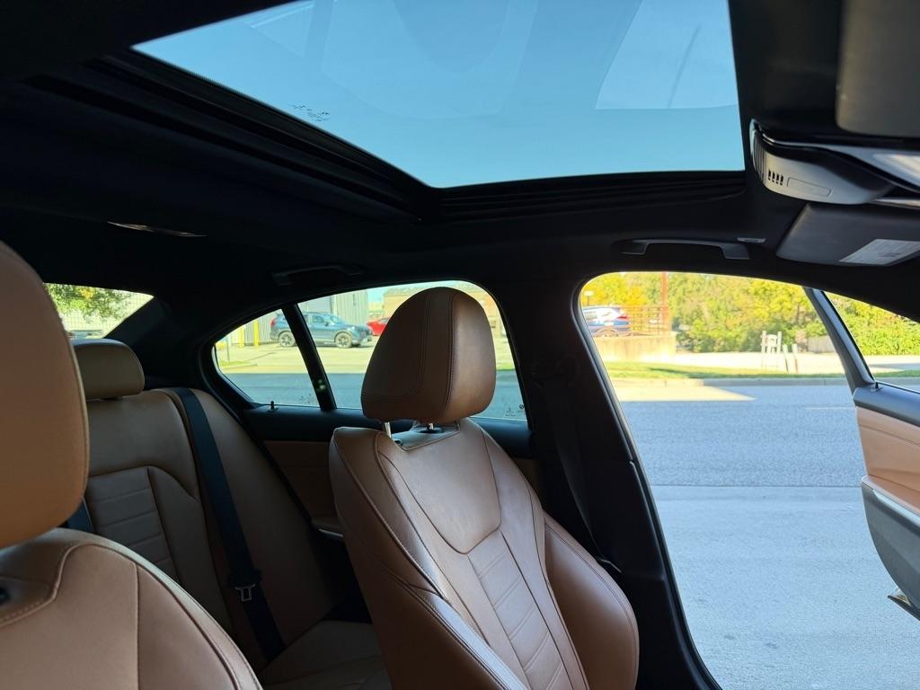 BMW 3-Series 330i xDrive 2021