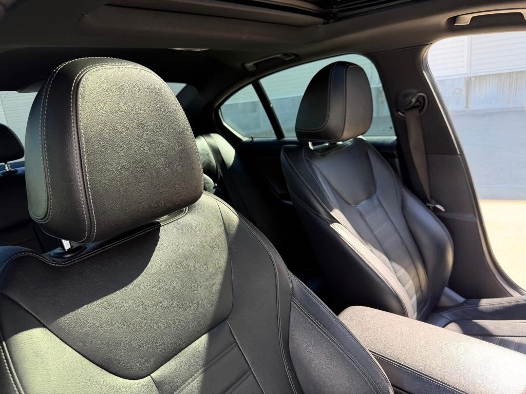 BMW 3-Series 330i xDrive 2019