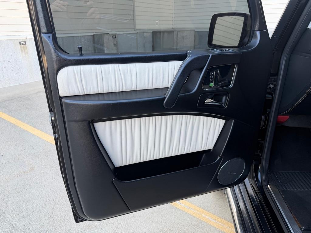 Mercedes-Benz G-Class G550 4MATIC 2012