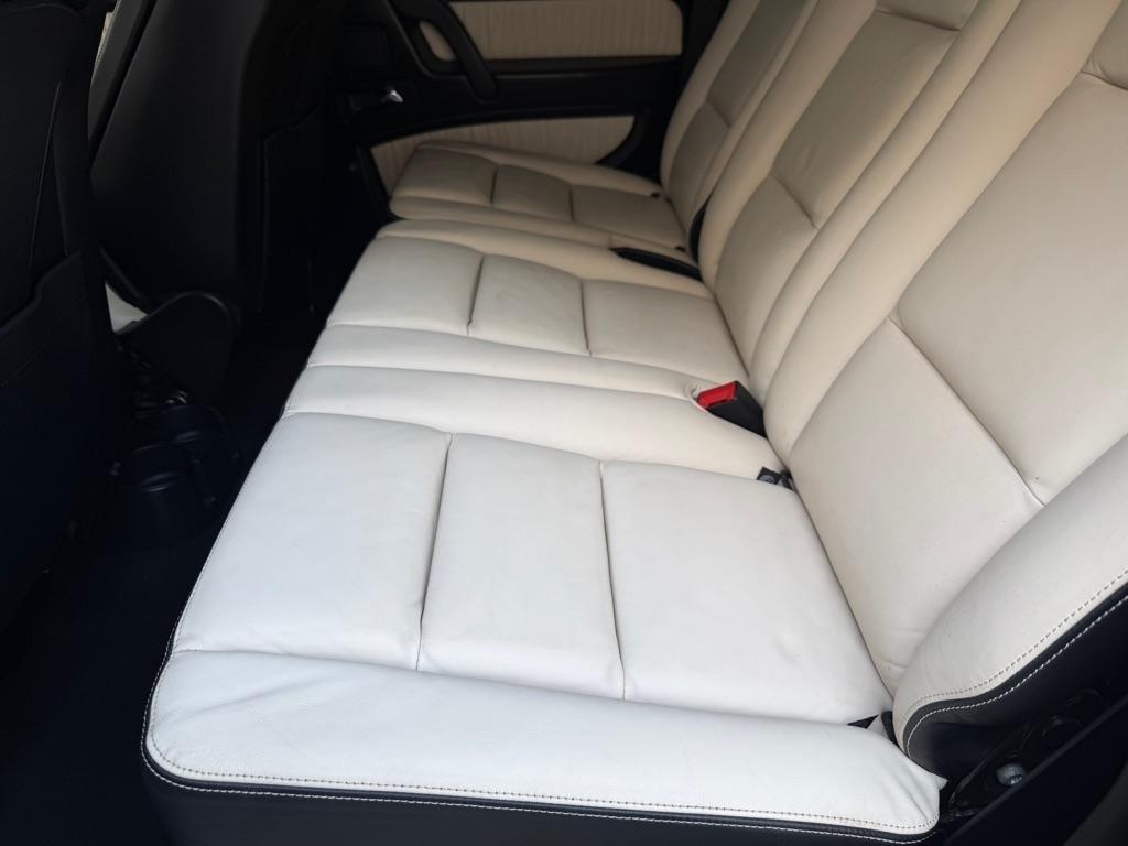 Mercedes-Benz G-Class G550 4MATIC 2012