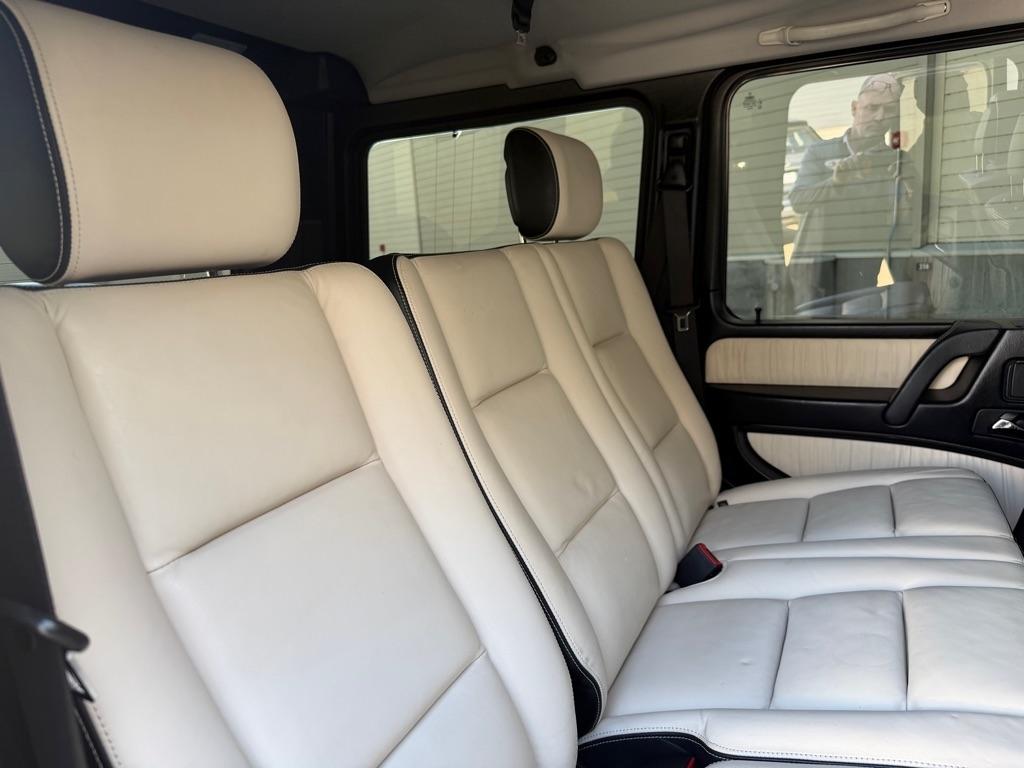 Mercedes-Benz G-Class G550 4MATIC 2012