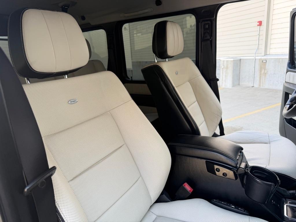 Mercedes-Benz G-Class G550 4MATIC 2012