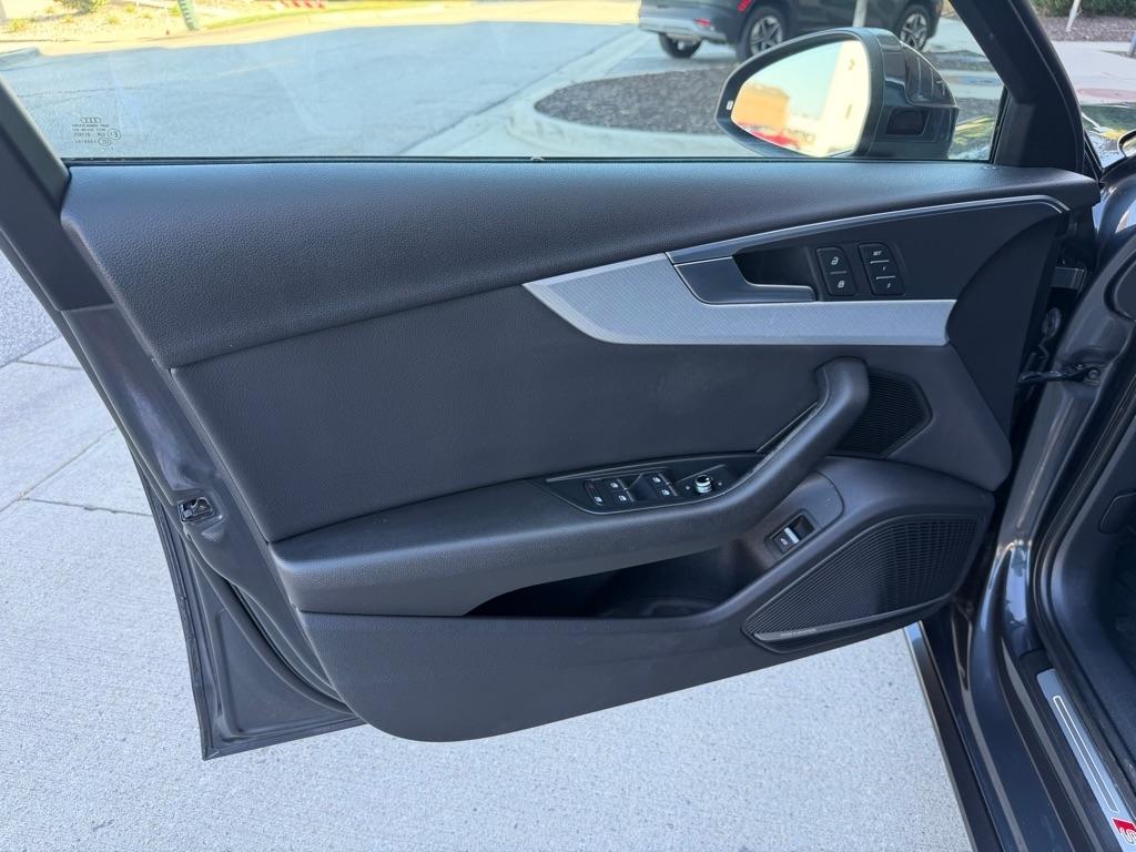 Audi A4 2.0T Premium Plus quattro Sedan 2017