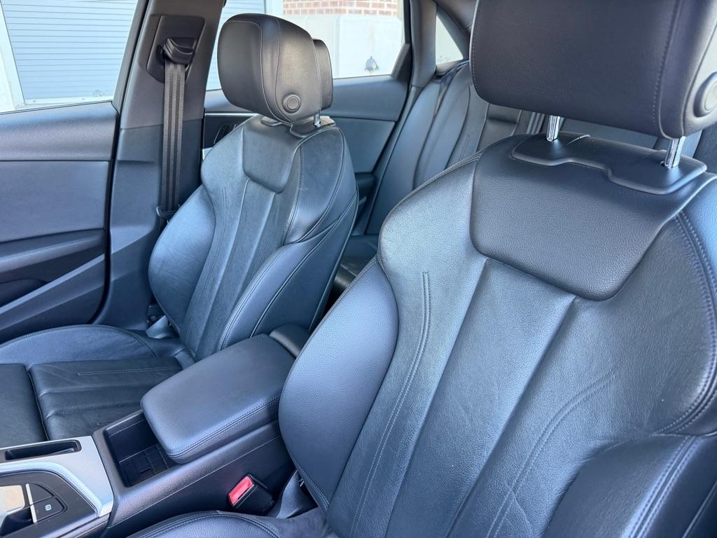 Audi A4 2.0T Premium Plus quattro Sedan 2017