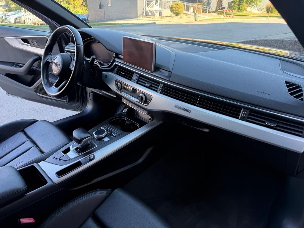 Audi A4 2.0T Premium Plus quattro Sedan 2017