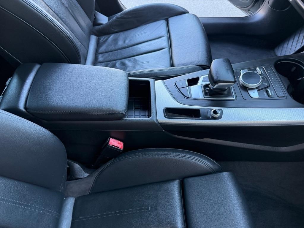 Audi A4 2.0T Premium Plus quattro Sedan 2017