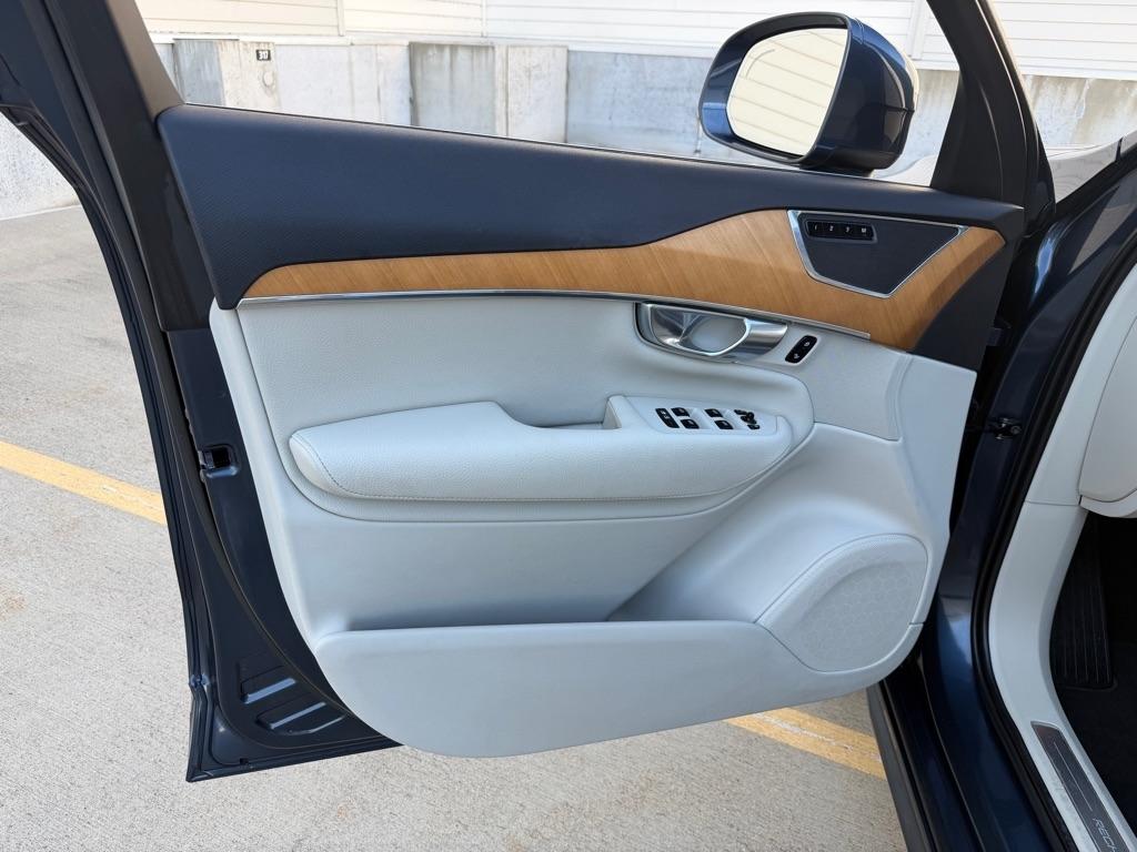 Volvo XC90 T8 R-Design Hybrid 2021