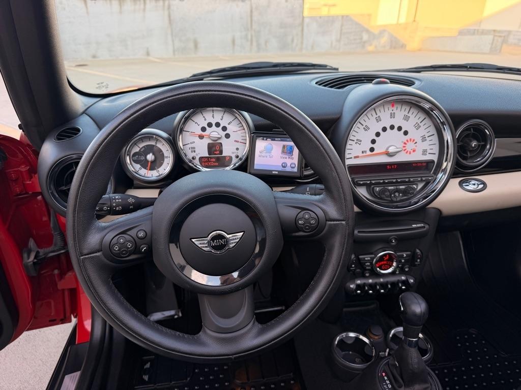 MINI Cooper Convertible 2012
