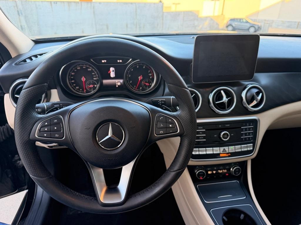Mercedes-Benz GLA-Class GLA250 4MATIC 2018