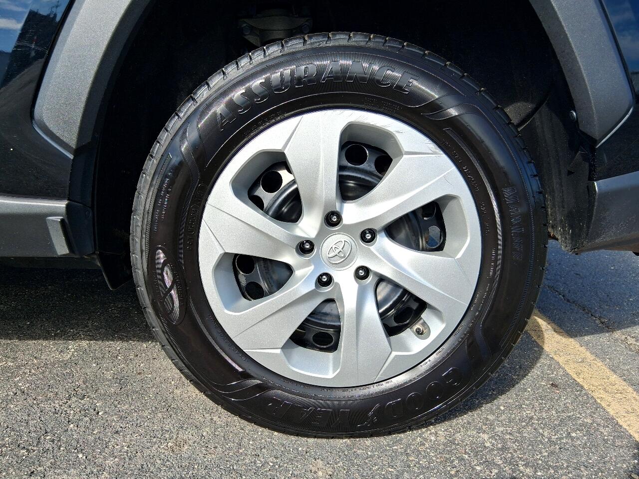 Toyota RAV4 LE AWD (Natl) 2022 Toyota RAV4 LE AWD (Natl) 2022