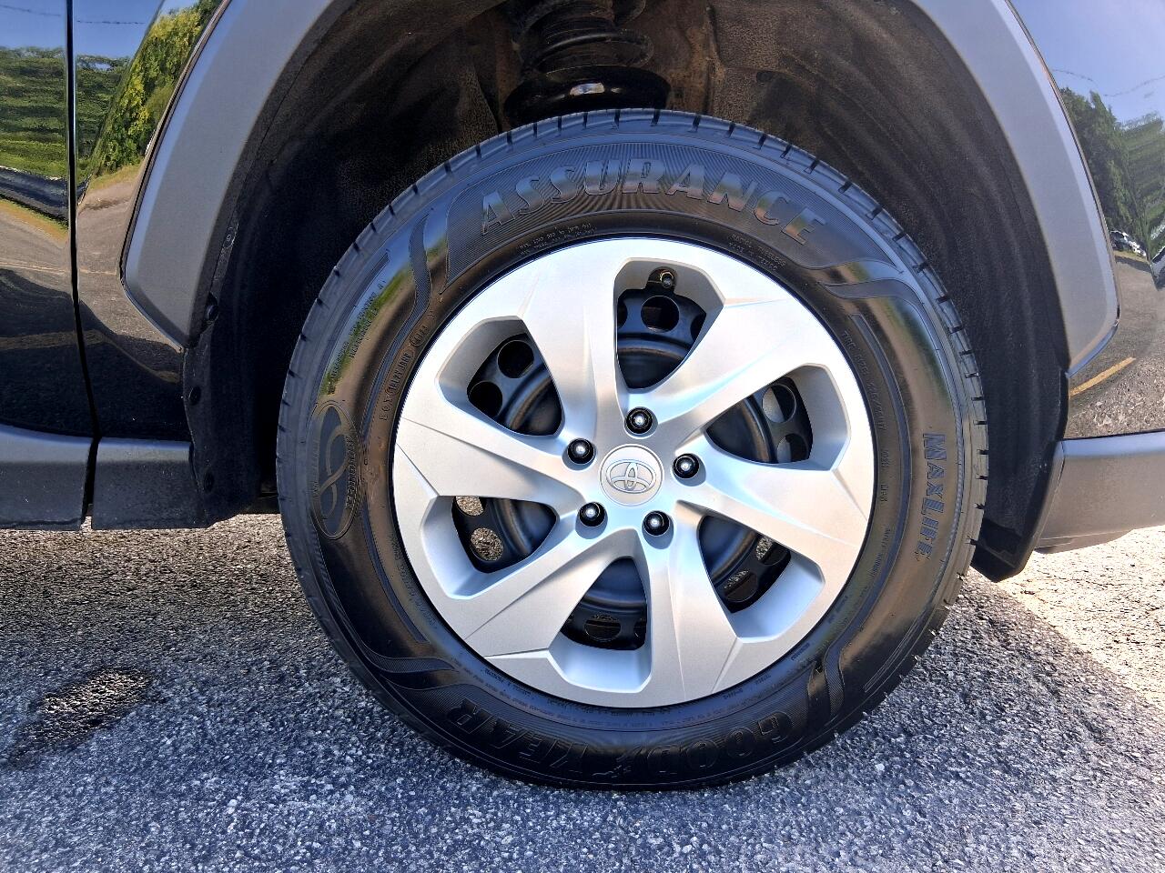 Toyota RAV4 LE AWD (Natl) 2022 Toyota RAV4 LE AWD (Natl) 2022