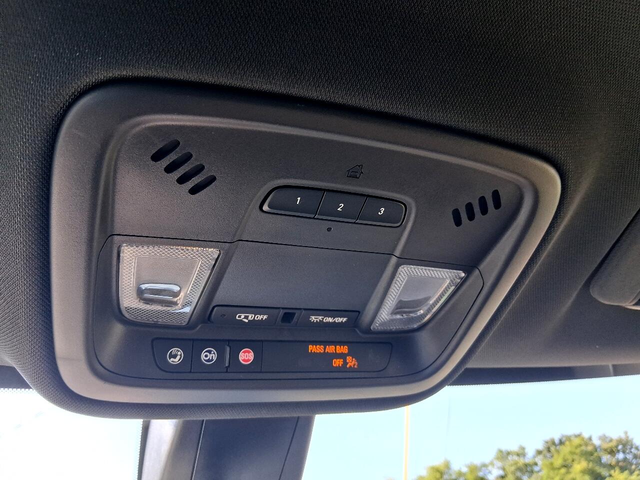 Chevrolet Traverse AWD 4dr LT Leather 2022 Chevrolet Traverse AWD 4dr LT Leather 2022