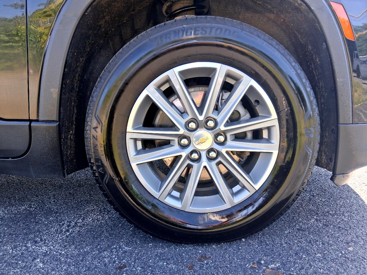 Chevrolet Traverse AWD 4dr LT Leather 2022 Chevrolet Traverse AWD 4dr LT Leather 2022