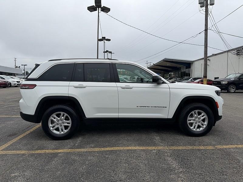 Jeep Grand Cherokee Laredo 4x4 2023