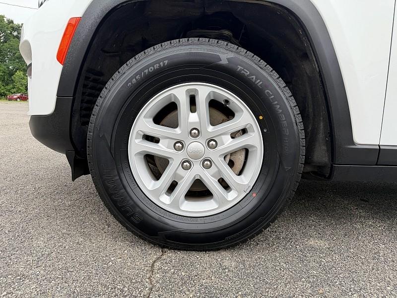Jeep Grand Cherokee Laredo 4x4 2023