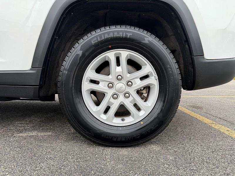 Jeep Grand Cherokee Laredo 4x4 2023