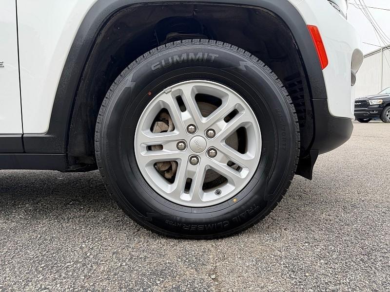 Jeep Grand Cherokee Laredo 4x4 2023