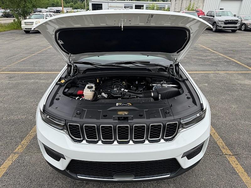Jeep Grand Cherokee Laredo 4x4 2023