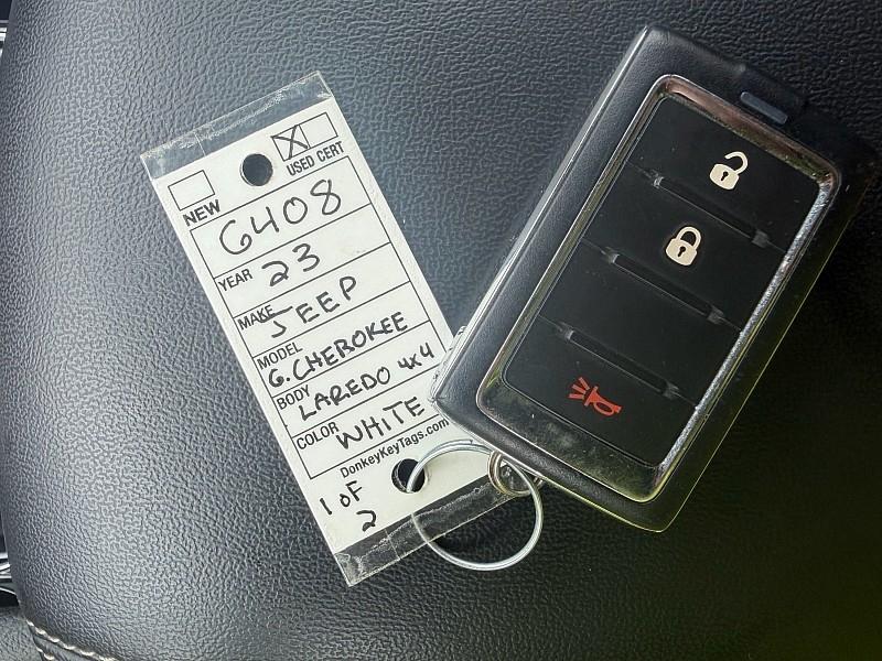Jeep Grand Cherokee Laredo 4x4 2023