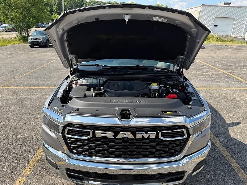 RAM 1500 Big Horn 4x4 Crew Cab 5'7" Box 2025