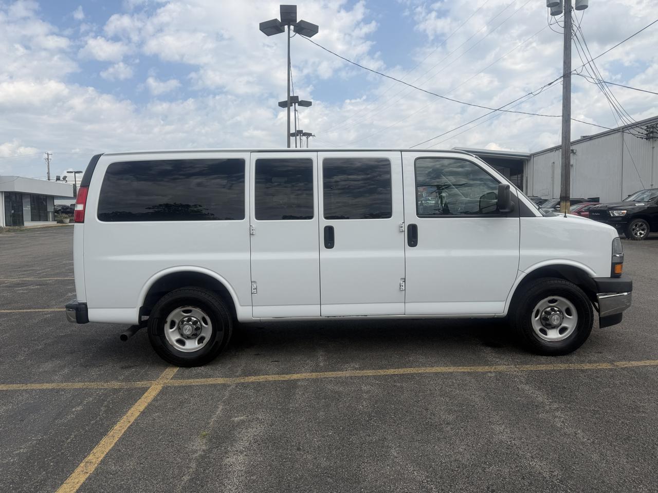 Chevrolet Express Passenger RWD 2500 135" LT 2020