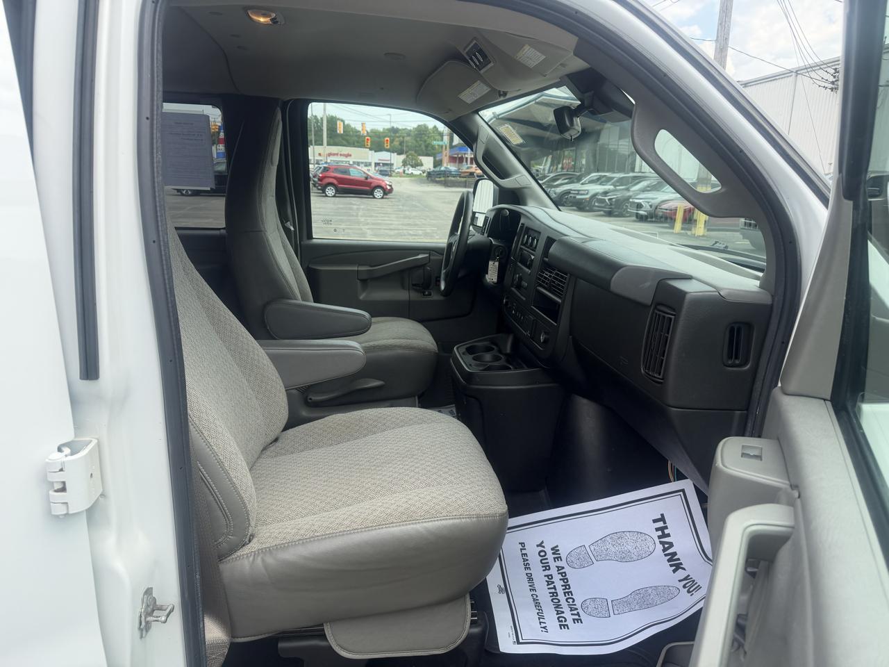 Chevrolet Express Passenger RWD 2500 135" LT 2020