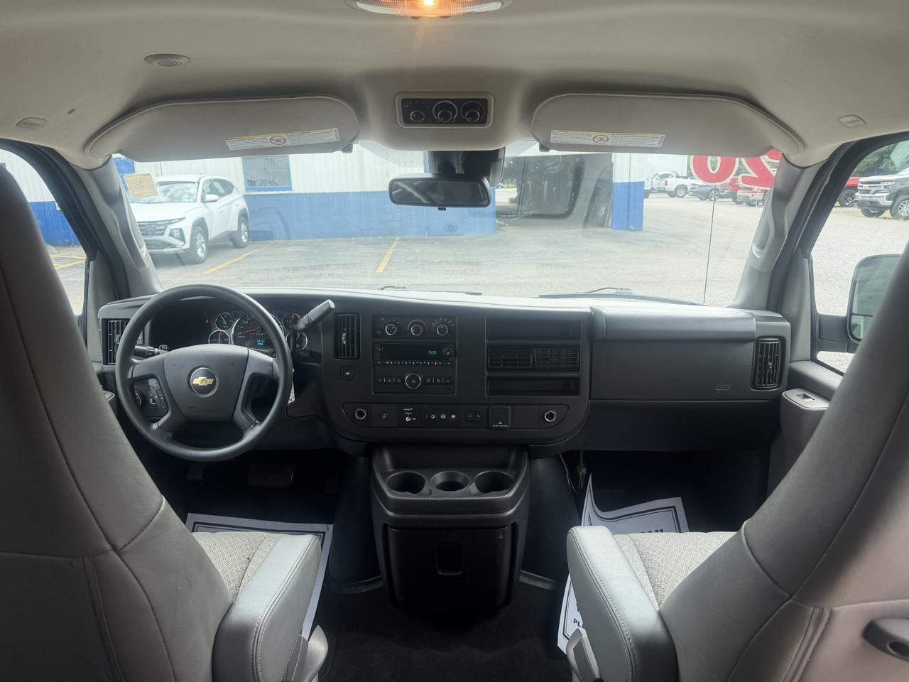 Chevrolet Express Passenger RWD 2500 135" LT 2020