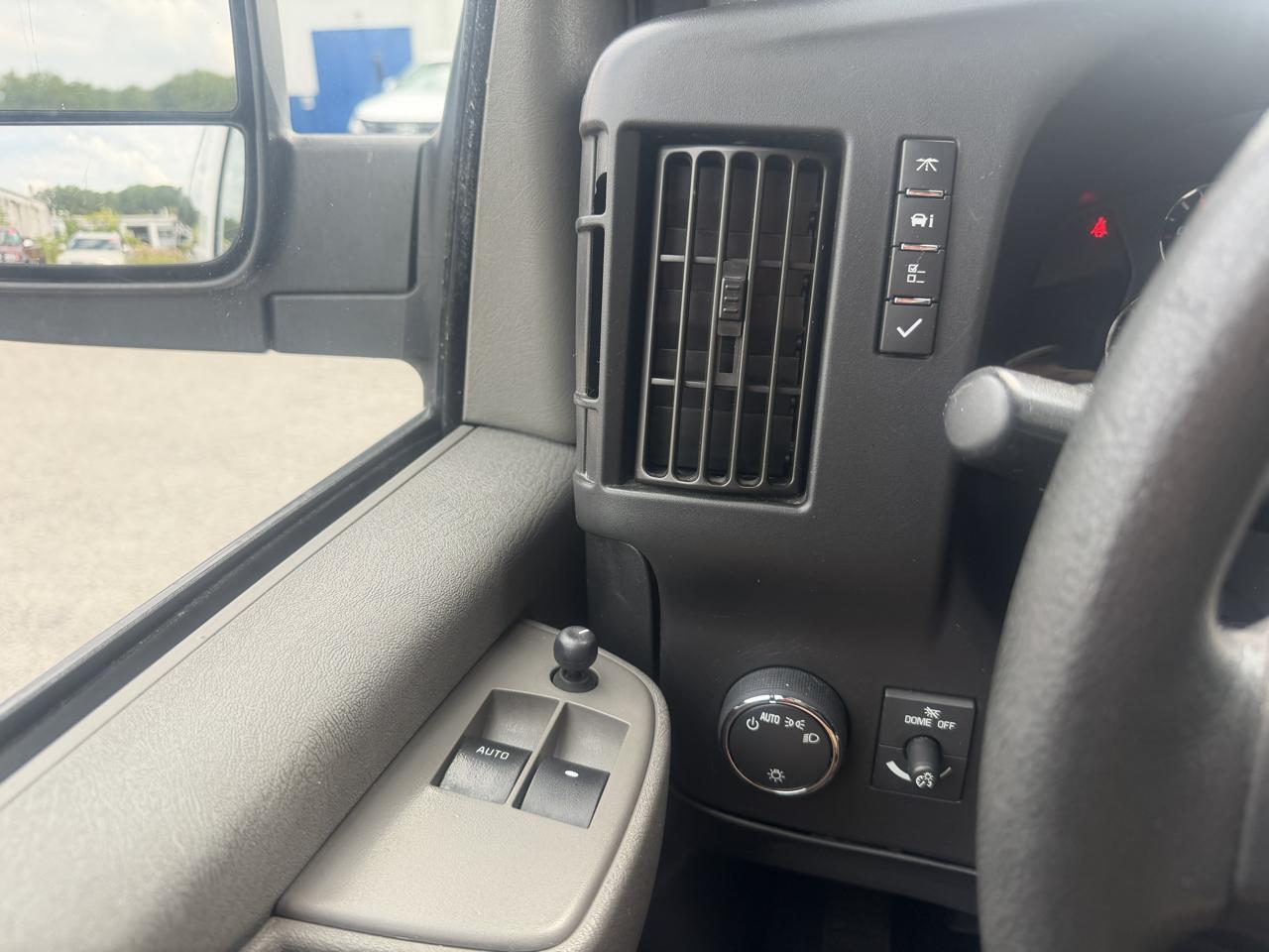 Chevrolet Express Passenger RWD 2500 135" LT 2020