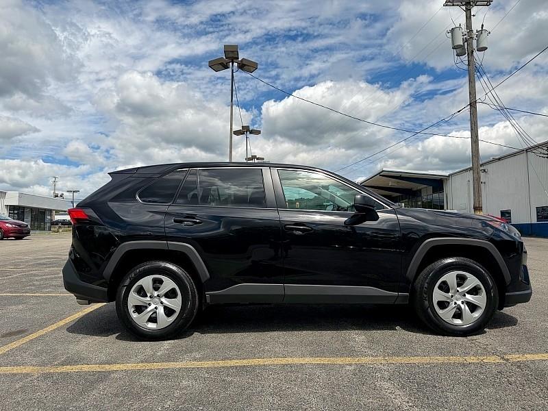 Toyota RAV4 LE AWD (Natl) 2022