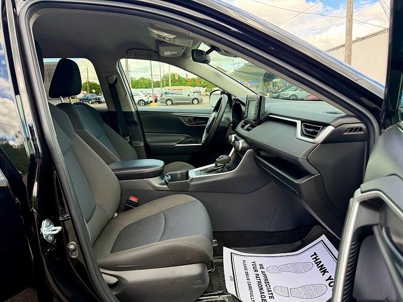 Toyota RAV4 LE AWD (Natl) 2022