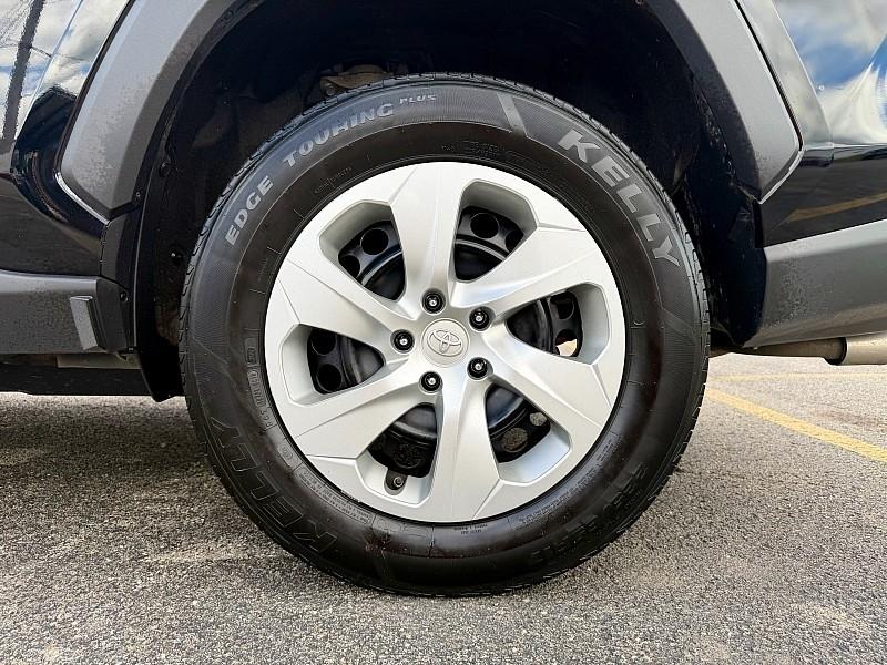 Toyota RAV4 LE AWD (Natl) 2022