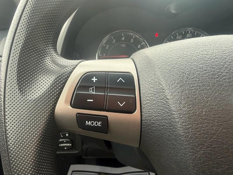 Toyota Corolla 4dr Sdn Auto LE (Natl) 2011