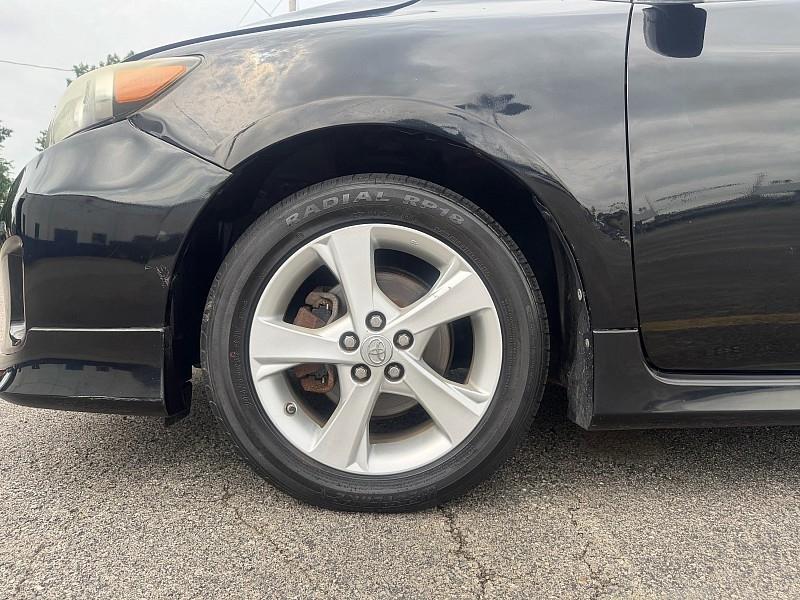 Toyota Corolla 4dr Sdn Auto LE (Natl) 2011