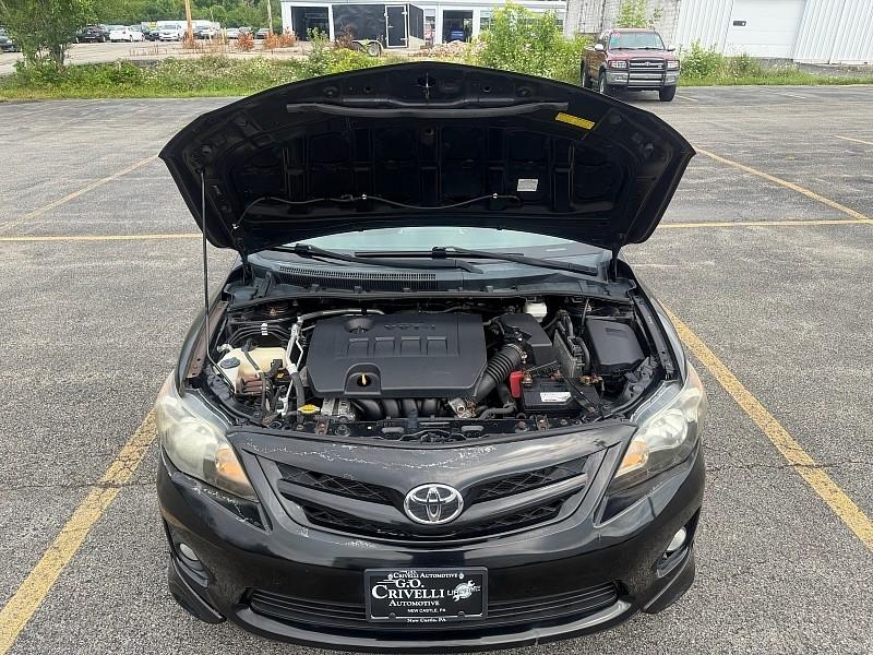 Toyota Corolla 4dr Sdn Auto LE (Natl) 2011
