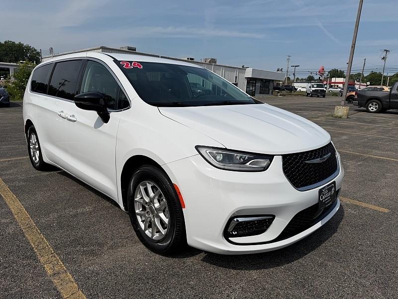 Chrysler Pacifica Touring L FWD 2024