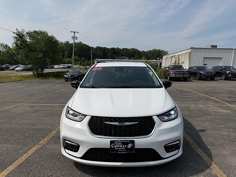 Chrysler Pacifica Touring L FWD 2024