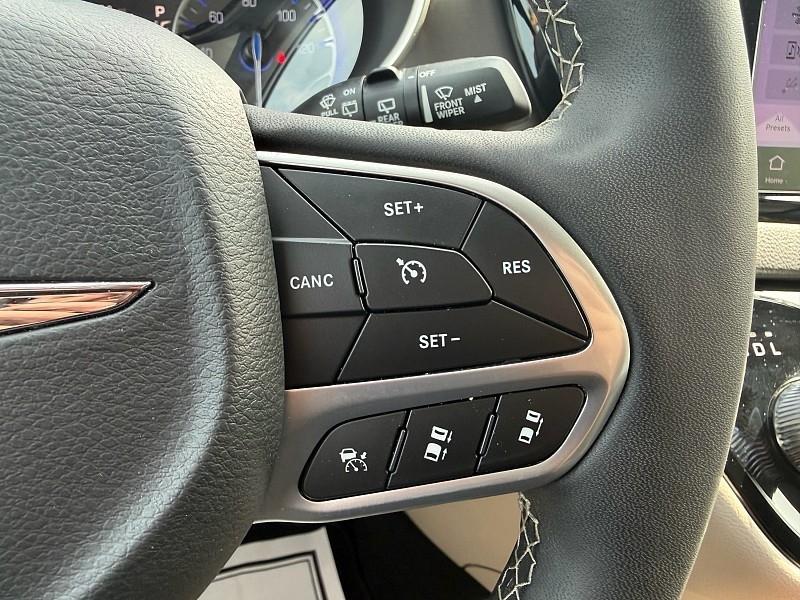 Chrysler Pacifica Touring L FWD 2024