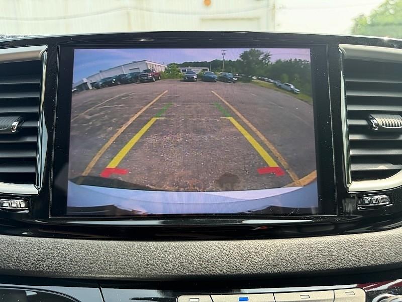 Chrysler Pacifica Touring L FWD 2024